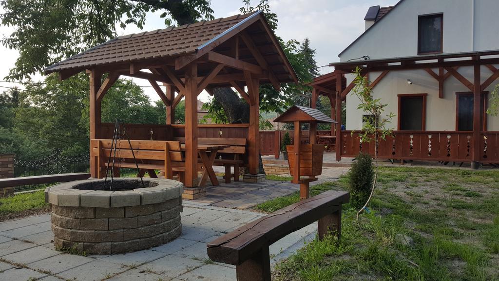 Gesztenyes Vendeghaz Garáb Buitenkant foto