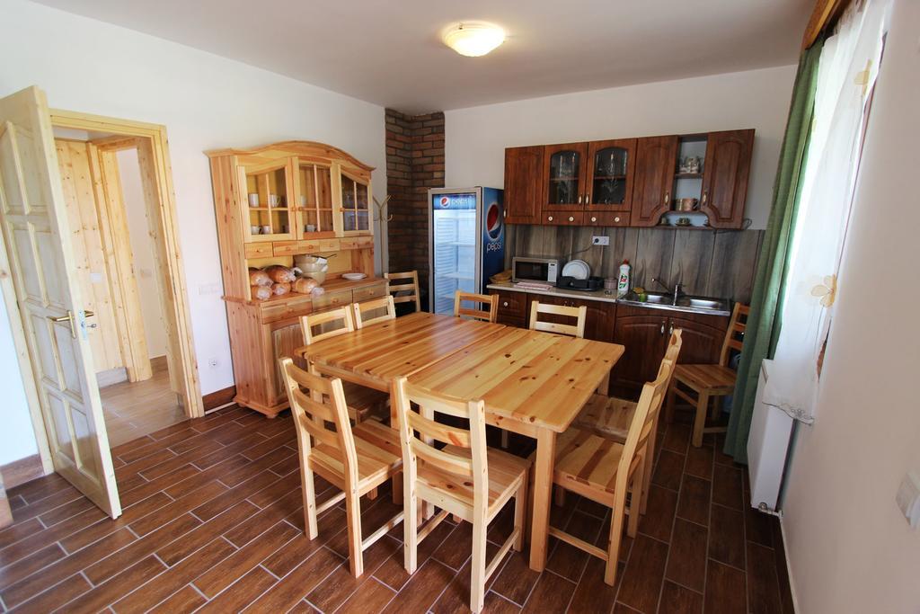 Gesztenyes Vendeghaz Garáb Buitenkant foto
