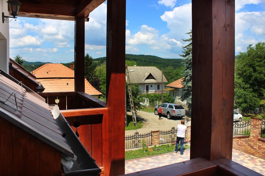 Gesztenyes Vendeghaz Garáb Buitenkant foto