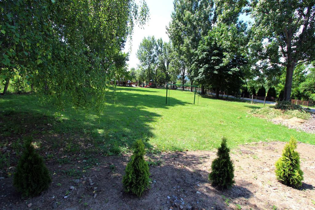 Gesztenyes Vendeghaz Garáb Buitenkant foto